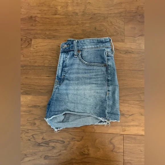 Old Navy OG Straight Jean Shorts - Picture 4 of 5